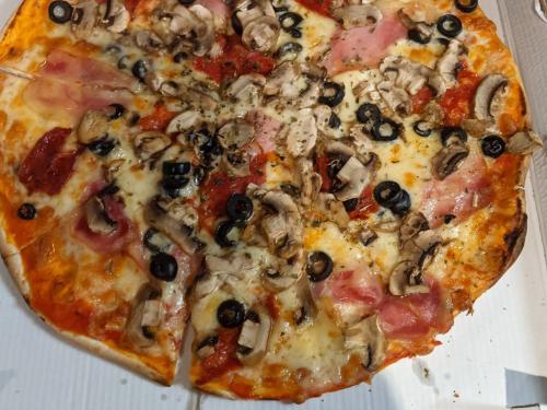Pizza Capricciosa